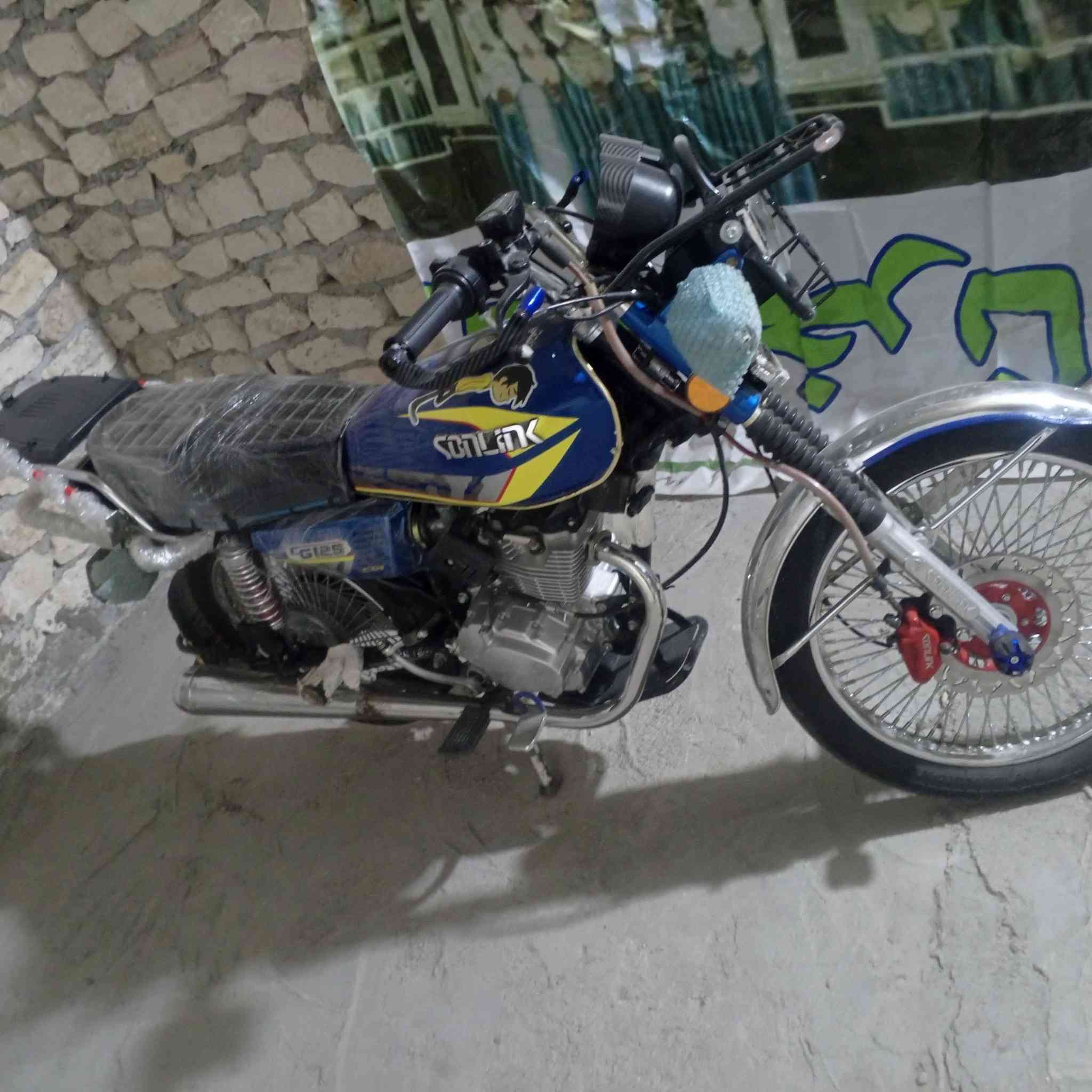 سلام عليكم ورحمه الله وبركاته اخواني الاعزاء موطور يراني للبيع موديل 25 تجي تفحص يم  اي مصلح يعجبك مكان رمادي شارع 20 وتواصل على واتساب ‏‪***********‬‏ وسعر 900وبيه مجال
