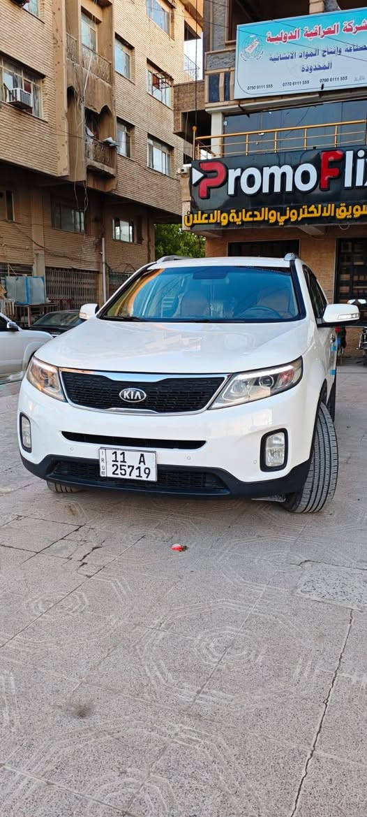 سورنتو خليجي موديل١٣ شكل ١٤
السعر١٧٥بيها مجال 
عداد المشي٨٣ الف كيلو قابل للزياده 
مقاعد قماش ٧راكب
محرك  دوش٢٤٠٠
مانع انزلاق 
حساسات امامي خلفي 
سبير منازل 
تبريد ٣قطع
رقم ***********
