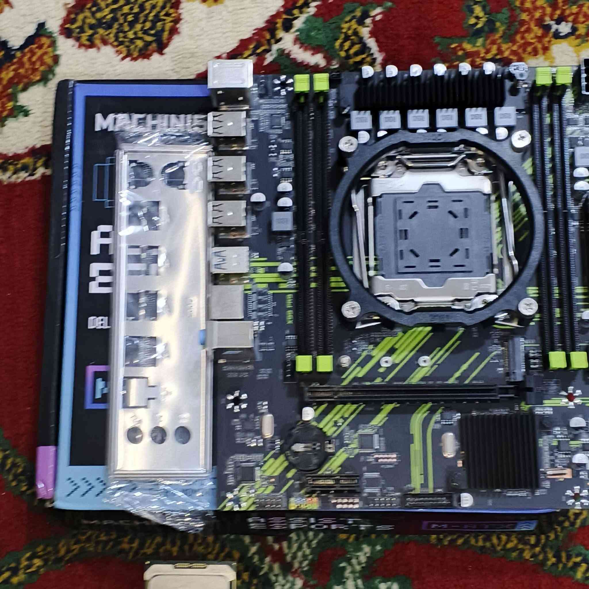 كومبو زيون
كومبو نص تجميعه 
معالج زيون Xeon E5 2690 V4 (نادر و مكطوع من السوك)
رام هاينكس 16 DDR4 2400Mhz
مبرد RUIX ويه قاعده دائريه سوده و كلبسات تثبيت
مذر بورد X99 تدعم:
4 منافذ رامات
8 منافذ USB
القطع كلهن مفحوصات و شغالات و موحود صور الفحص 
للتواصل خاص او 
*********** واتساب و اتصال موجود
مكاني كربلاء 
متوفر توصيل جميع محافظات العراق 
السعر 150 الف و بيهه مجال
