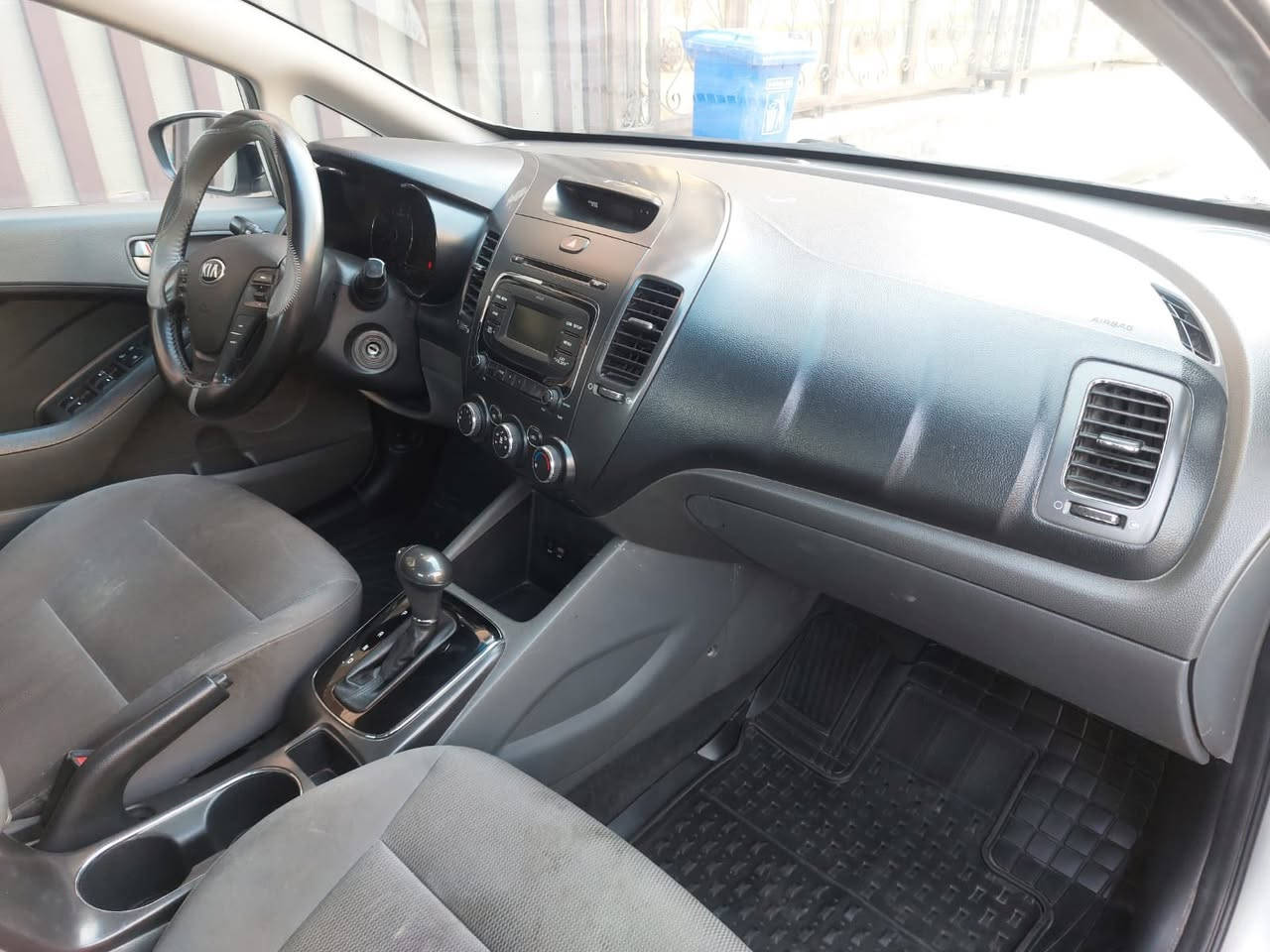 السلام عليكم
كيا فورتي موديل 2017 وارد امريكي
حادثها جاملغ خلفي وتبديل قبغ الجنطة
البجم كبس بدون ايرباك
تخم تاير جديد كير ومحرك (كفالة)
ماشية 125 الف
رقم الهاتف ***********
السعر: 118 وبيها مجال قليل
العنوان: بغداد / السيدية
