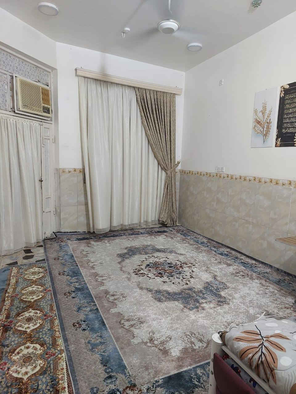 دار للبيع طابقين الراشدية شارع ٢٠ مساحته ١٣٢ ونص مكون من مطبخ وصاله وهول وغرفة  والطابق الثاني غرفه وهول  الاتصال على الرقم ***********
