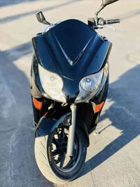 دراجة فورزة 0\10 نقص بس قايش السعر مليون وبيهة مجال .07740345328