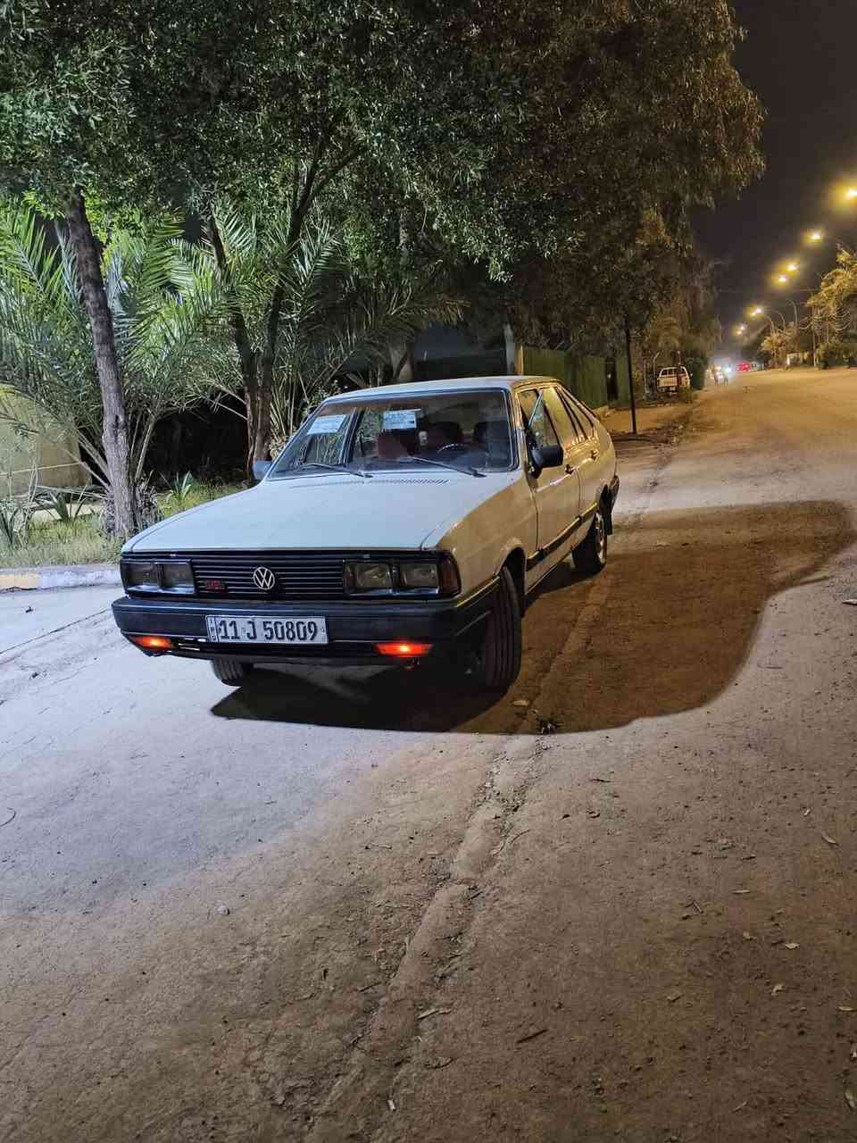 سلام عليكم برازيلي للبيع 1987رقم بغداد مميز  مكينه 1800كير 5 السياره نضيف تخم تاير صدر جديد   بسمي تحويل ثاني يوم  كهرباياته كامله السياره مصبوغه اثر جراد  السياره نضيفه السعر 30 وبيه مجال بسيط حك الجيه   العنوان بغداد المائن قريب بسمايه ***********
