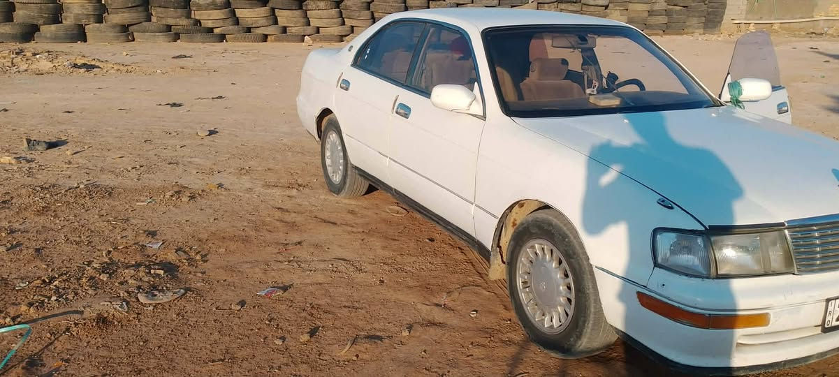 سلام عليكم ورحمه الله وبركاته سياره بطه موديل1993محرك2500كيرمكفول رقم انكليزي اديالى سعر 40وشراي يتصل عل ***********
