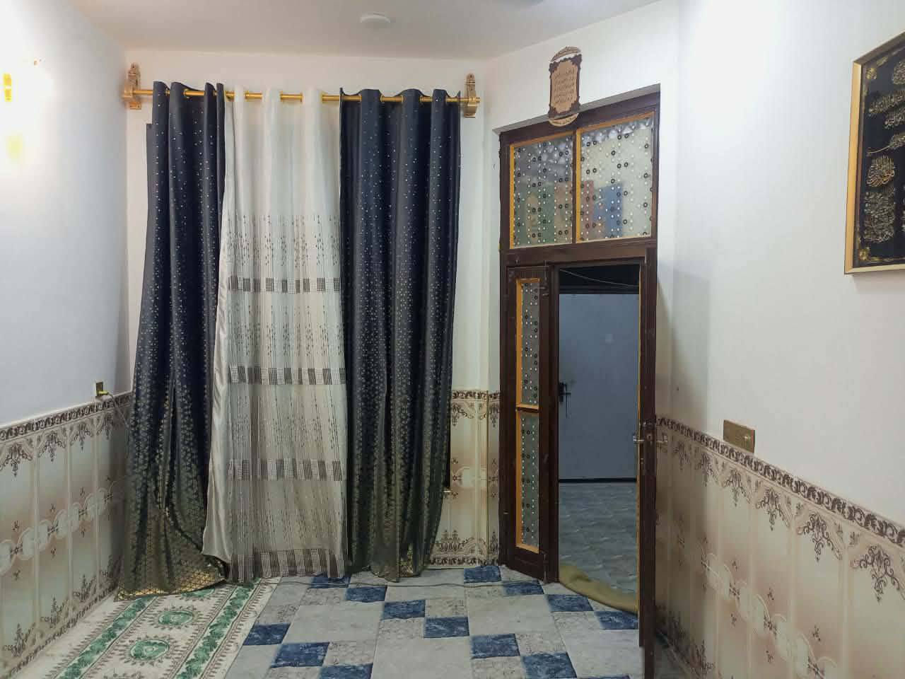 سلام عليكم بيت بحي العسكري قرب شارع ابو قاسم يم دله تبليط مجاري  بيت المساحه ميه بيت طابقين جديد ما صار فتره من كعدو بيه مطلوب اربعين مليون اسكان السعر ميه وتلاثين تريد السكان وراي تريد وراك حسب التفاق الرقم ***********
