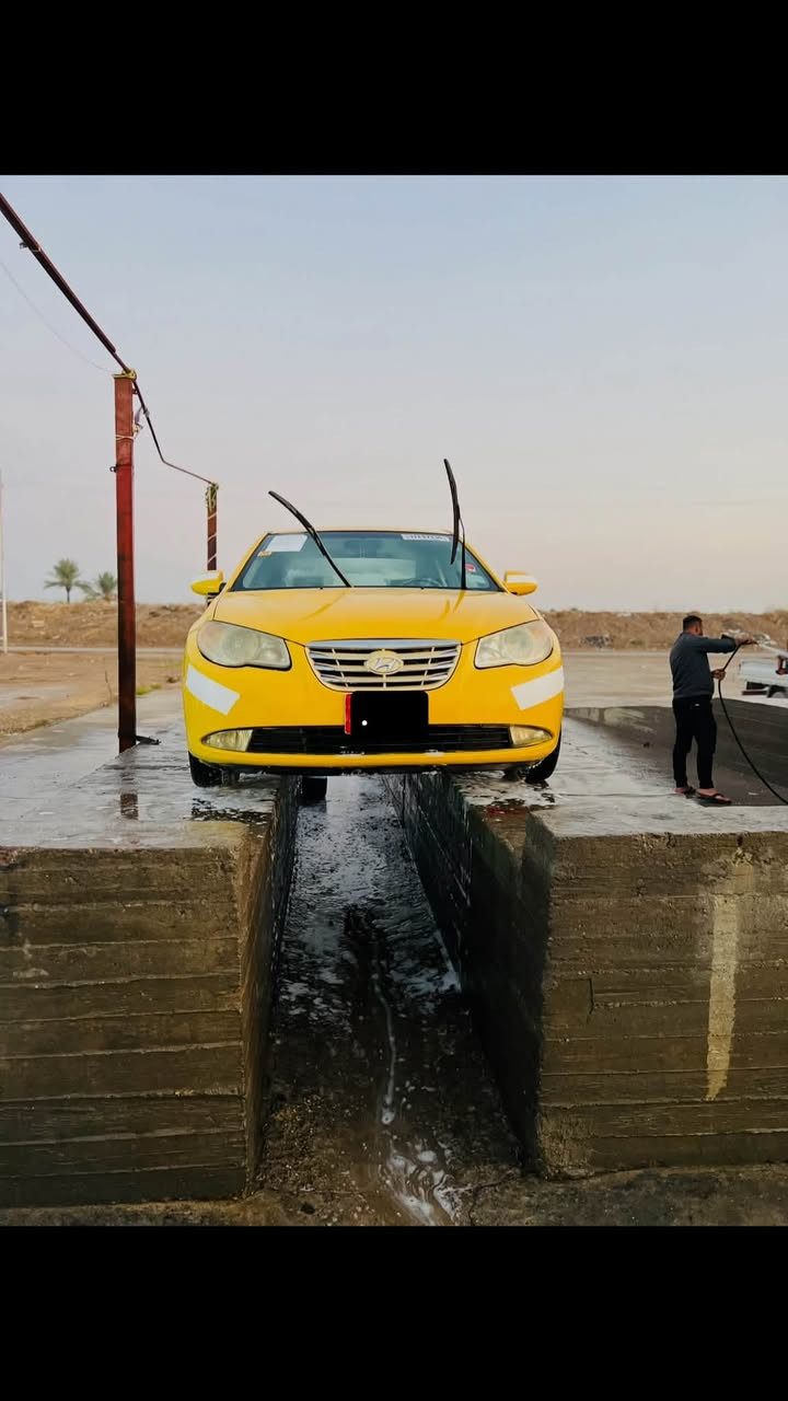 السلام عليكم اللنترا للبيع او مراوس موديل 2007 وارد امريكي حادثه جاملغ خلفي بل خارج وبلعراق طخه بل باب الخلفي الي وره السايق كير ومكينه خير من الله تبريد شغال وي السويج السعر 84 وبيها مجال رقم بغداد انكليزي وباسمي السياره مصفره هيئه وغرامه 
رقم التليفون : ***********
