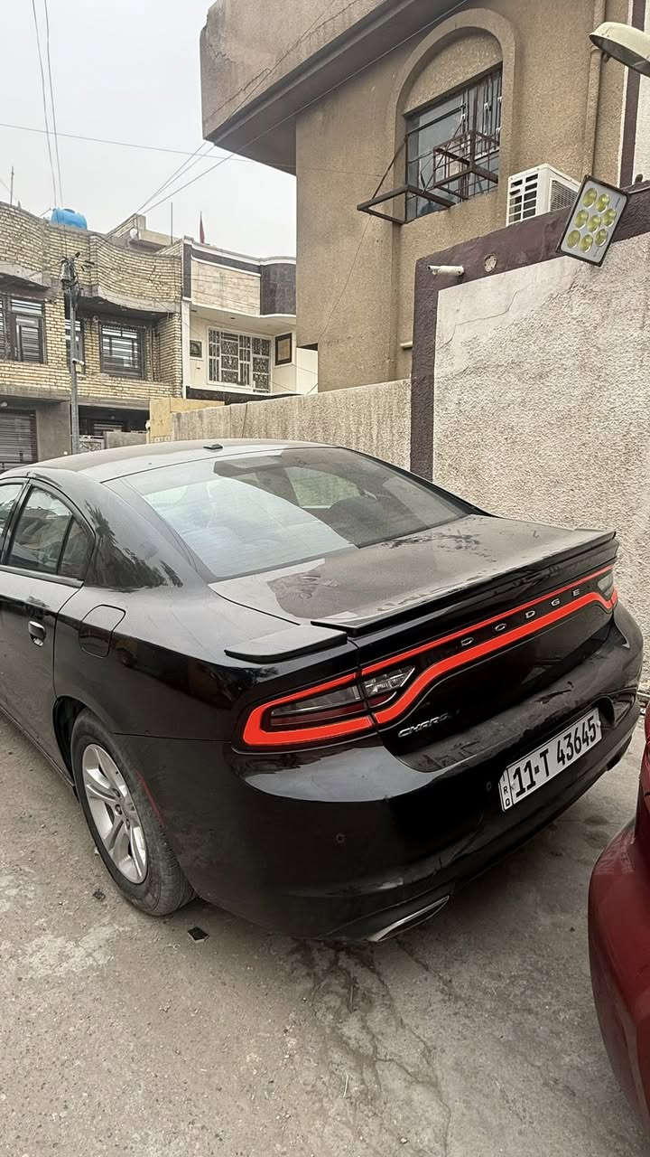 جارجر 2016
Sxt
شاشه جبيره 
قطعتين تبريد 
لايت زنون 
ماشيه110
ب اسمي
بيه قطعتين صبغ 
وشخوط بسيطه 
رايدها ب174وبيه مجال بسيط
***********
