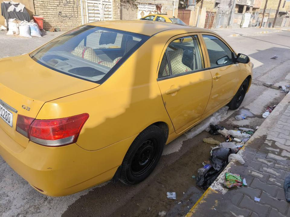 السلام عليكم بي واي دي جي 3 موديل 13 السياره معمره دوايرهه مكفوله من الضربه القويه بس شبر فوك البك لايت بيهه بدايه تبخير كير مكفول تخم صدر تتفىء تبريد  السعر 50 ً ***********
