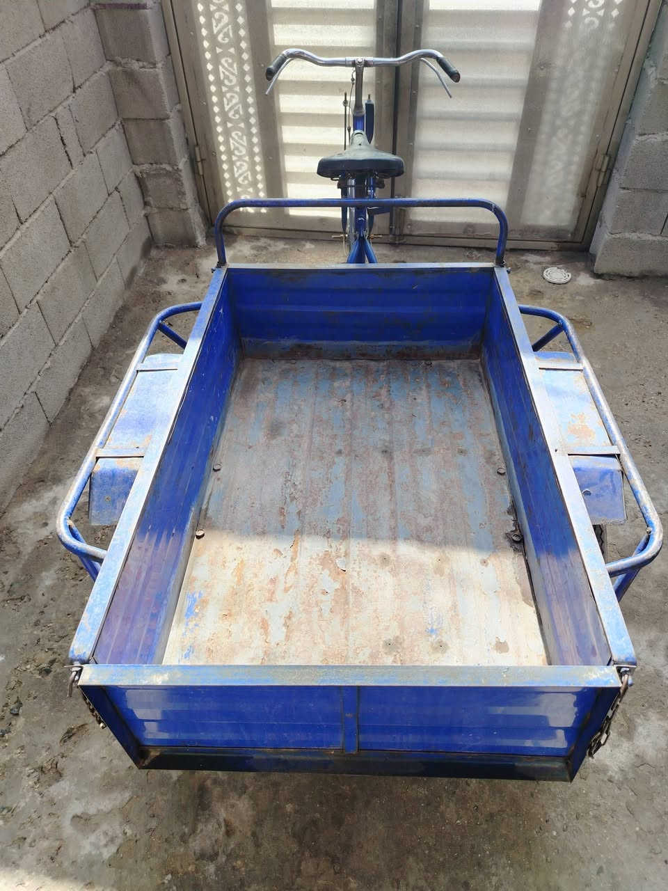 السلام عليكم بايسكل دوبة للبيع  بغداد نهاية حي اور
***********
