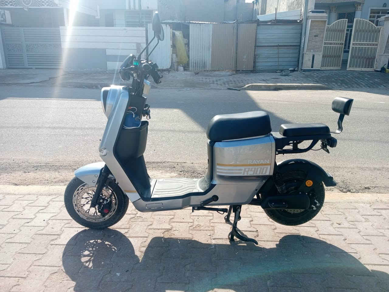 سلام عليكم...للبيع
دراجه شحن  R900
مديل 2025
ثلاث سرع
حجم الكبير
 وشاشه تحديد عطل
 وبيه نضام البك
 دبلات هيدروليك مو العادي
مفتاحين 
  بصميتن 
 خمس بطاريات دبل 
         جهاز انذار
بيها شخوط بسيطه بالصفاح ( كلها شغاله وماداخله مصلح) 
السعر 550 وبيها مجال 
*********** ( بغداد قضاء المحمودية)
