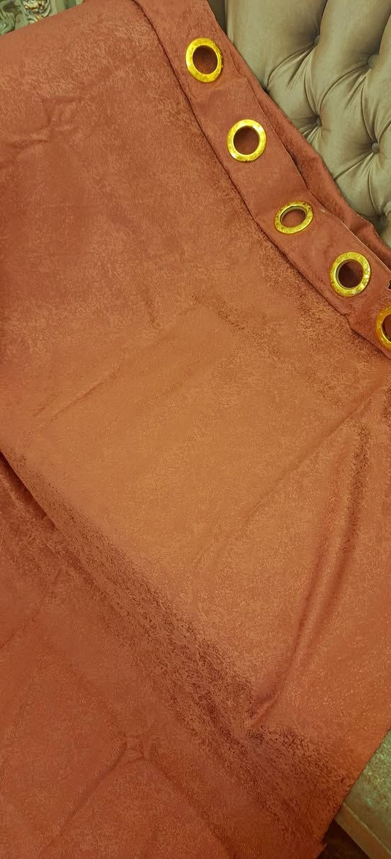 للبيع بردات قطعتين  جدد غير مستخدمات لون وردي  خامه ثقيلة عرض متر كل قطعه وارتفاع ٣ أمتار..المكان بغداد ويوجد توصيل لكل مكان


**إذا كنت صاحب هذا الإعلان وتريد حذفه لأي سبب، رجاءا أرسل رسالة إلى الدعم الفني**