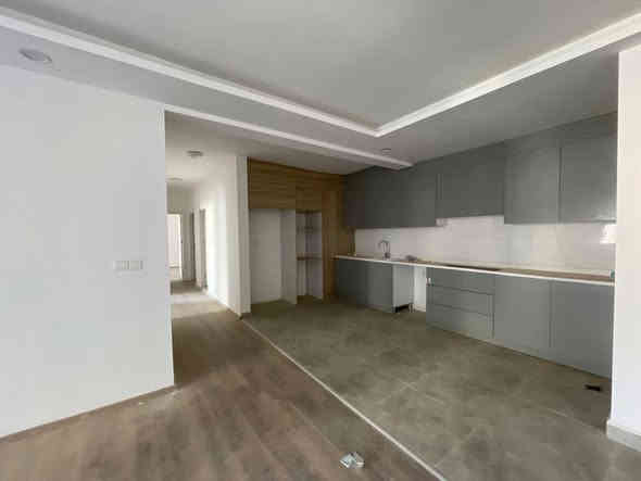 ⁨	⁨	⁨	⁨	
‏‎شقة للبيع في قرية الفرنسية2

‏‎تاور | 7 ‏‎
‏‎طابق | 10
‏‎مساحة | 166 م²
‏‎واجهه | شمال‎

‏‎للاستفسار أكثر اتصل على الارقام التالية:
***********
***********
⁩⁩⁩⁩
