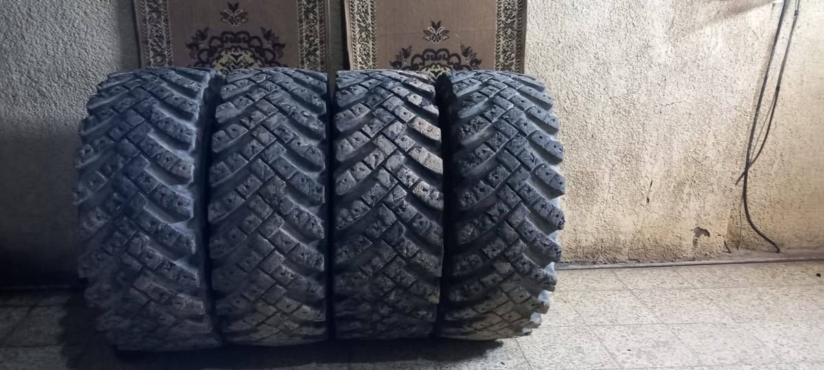 نشتري كافة احجام الاطارات المعدات الثقيله شفلات حادلة كريدرات جديد مستعمل وين ما اتكون نجيك شعندك ارسل صور وتساب مفتوح اتصال ***********اثير ***********
