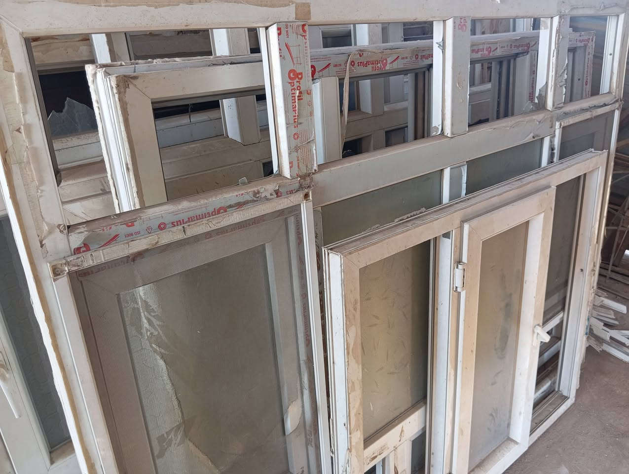 باب حوش للبيع ادريج للبيع شباك بلاستك  للبيع شباك حديت للبيع تغات للبيع  //***********//***********/// موصل
