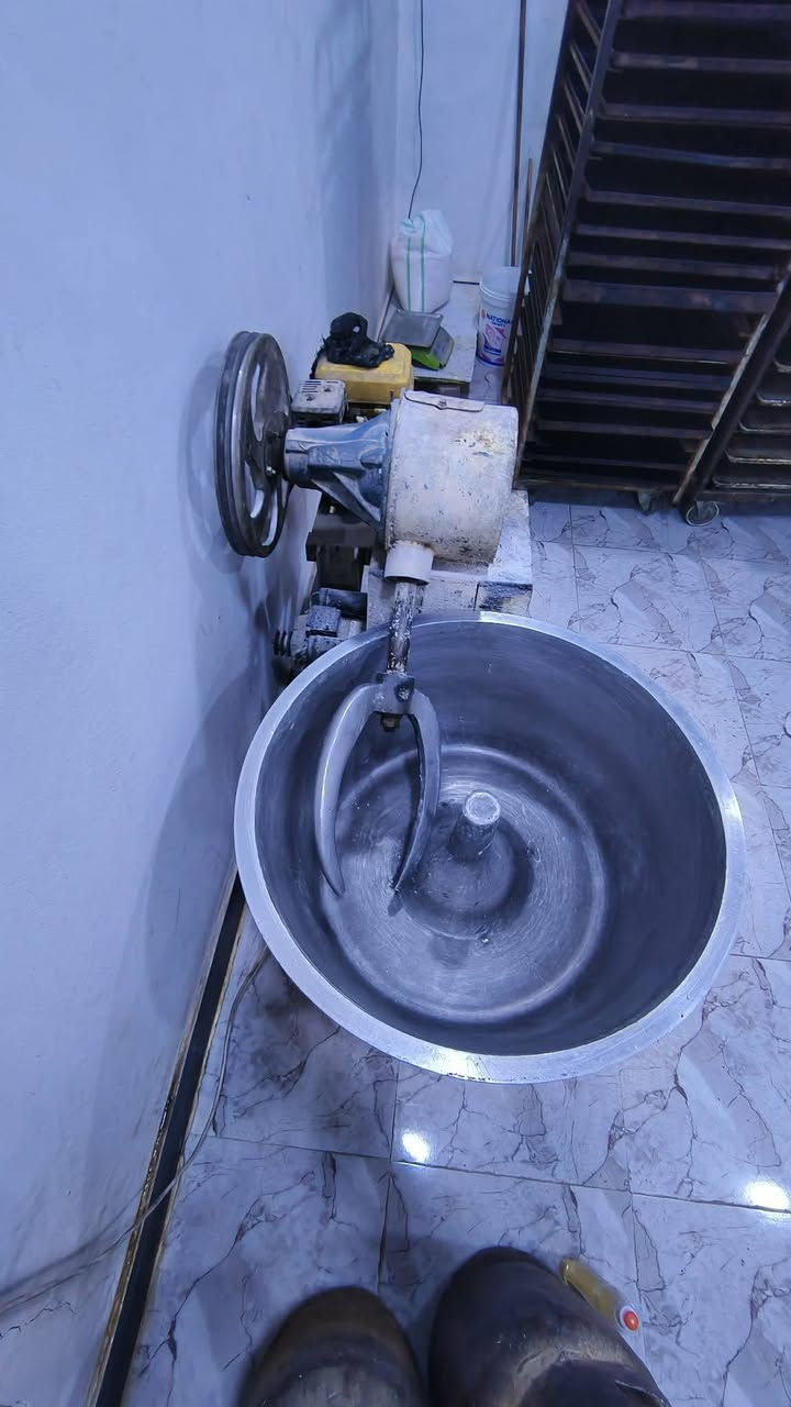 فرن صمون كهربائي للبيع.  السعر 5 ونص
#المكان القائم


**إذا كنت صاحب هذا الإعلان وتريد حذفه لأي سبب، رجاءا أرسل رسالة إلى الدعم الفني**