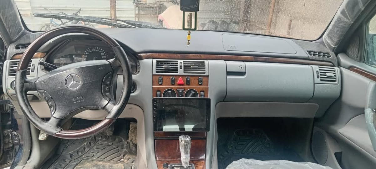 مارسدس ام عيون رقم بغداد انكليزي موديل ٩٥ السياره صبغ عام مكينه وكير وتبريد وفتخه وكهربائيات كله شغاله غرفه جديده سعره ٧٥
مكلف بالنشر للتفاصيل اكثر الاتصال على الرقم ***********
