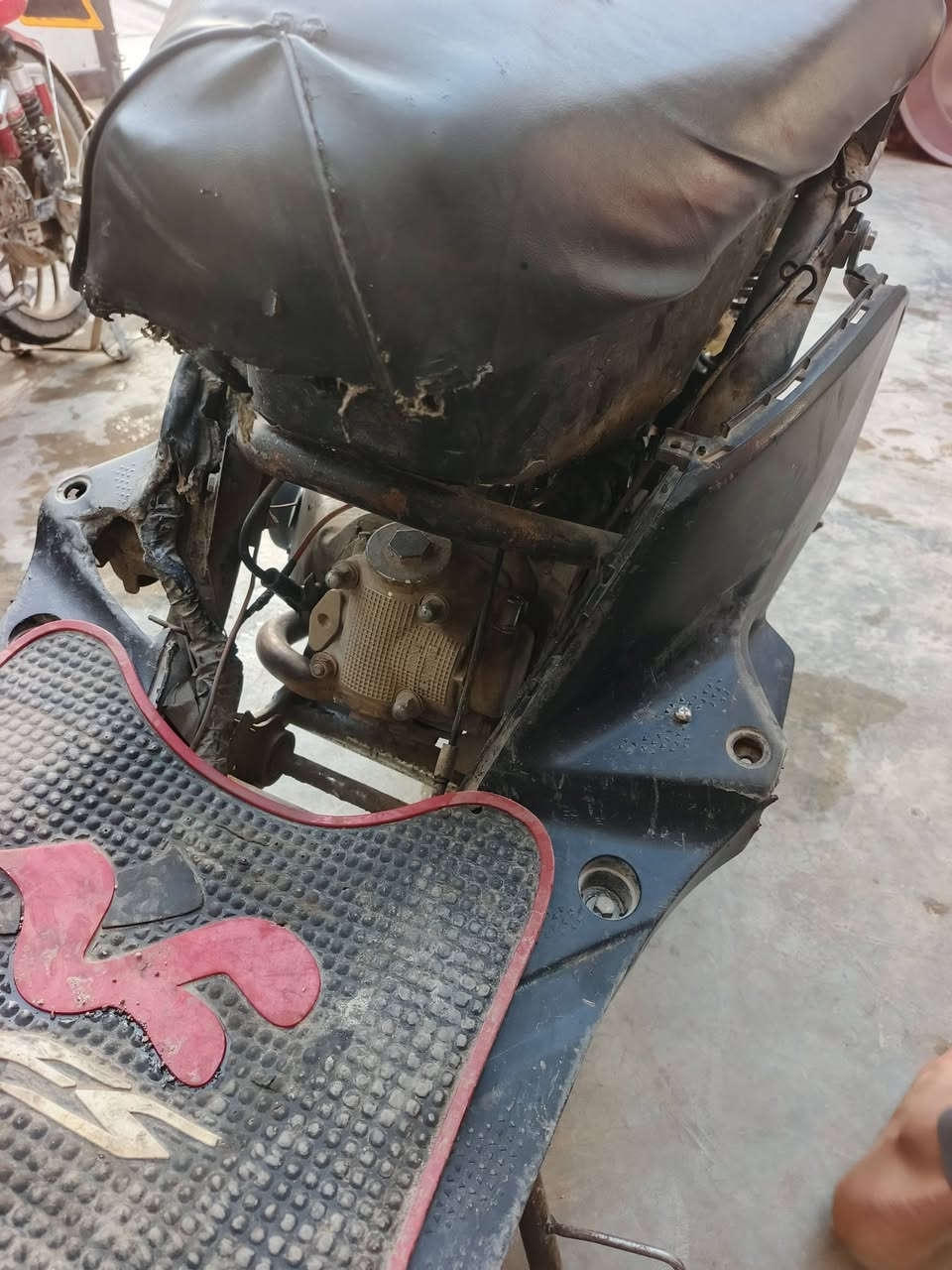 السلام عليكم ماكس للبيع محرك عدله بوشه وبستم 55 سلف شغال السعر 275 . رقم الهاتف ***********
