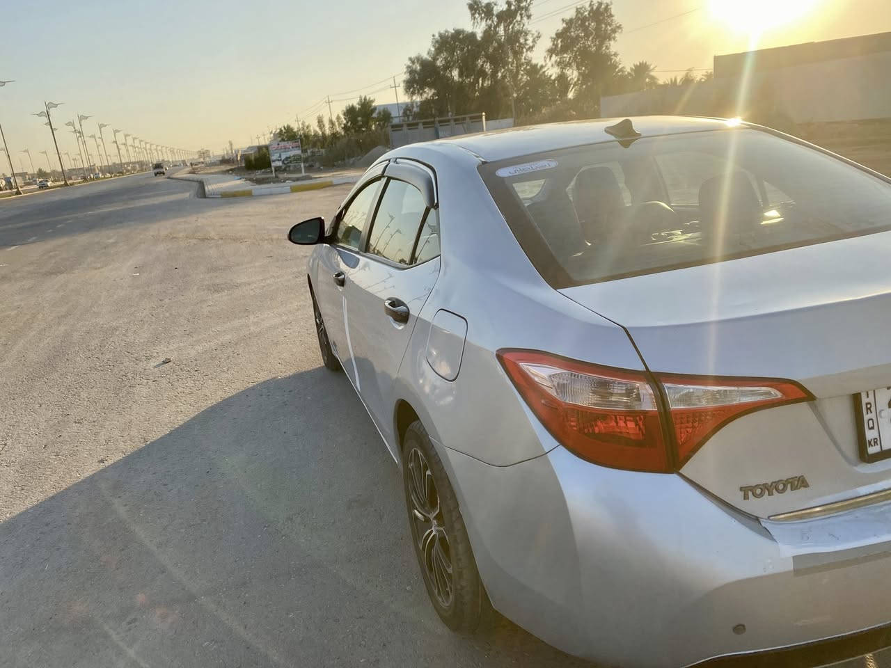 تويوتا (كورلا)
موديل (2015)
وارد حادث امريكا بنيد سطحي مبدل نفس اللون وبالعراق بيها جاملغين خلفيات وجاملغ امامي وصبغ بتكم القماره
كير مكينه مكفولات
السعر (110) وبيها مجال 
***********
