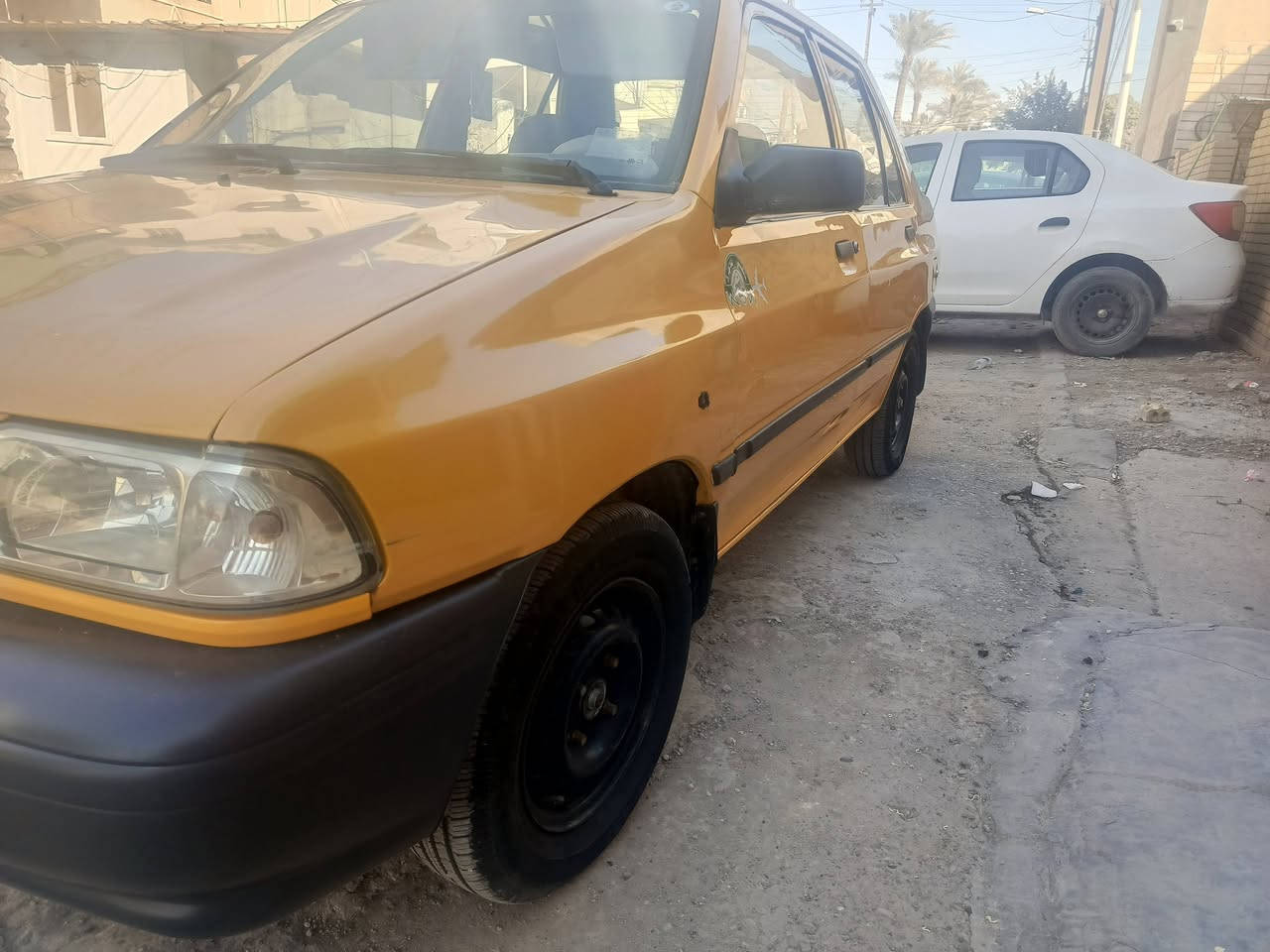 السلام عليكم سايبا موديل 18
السياره بسمي 
بلاديه اي صبغ مابيها
كير محرك خير من الله السياره مبدل بيها فقط جاملغ امامي 
مكان السياره كراده قرب المسرح الوطني
 الاتصال ***********
السعر 45 وبيها مجا
