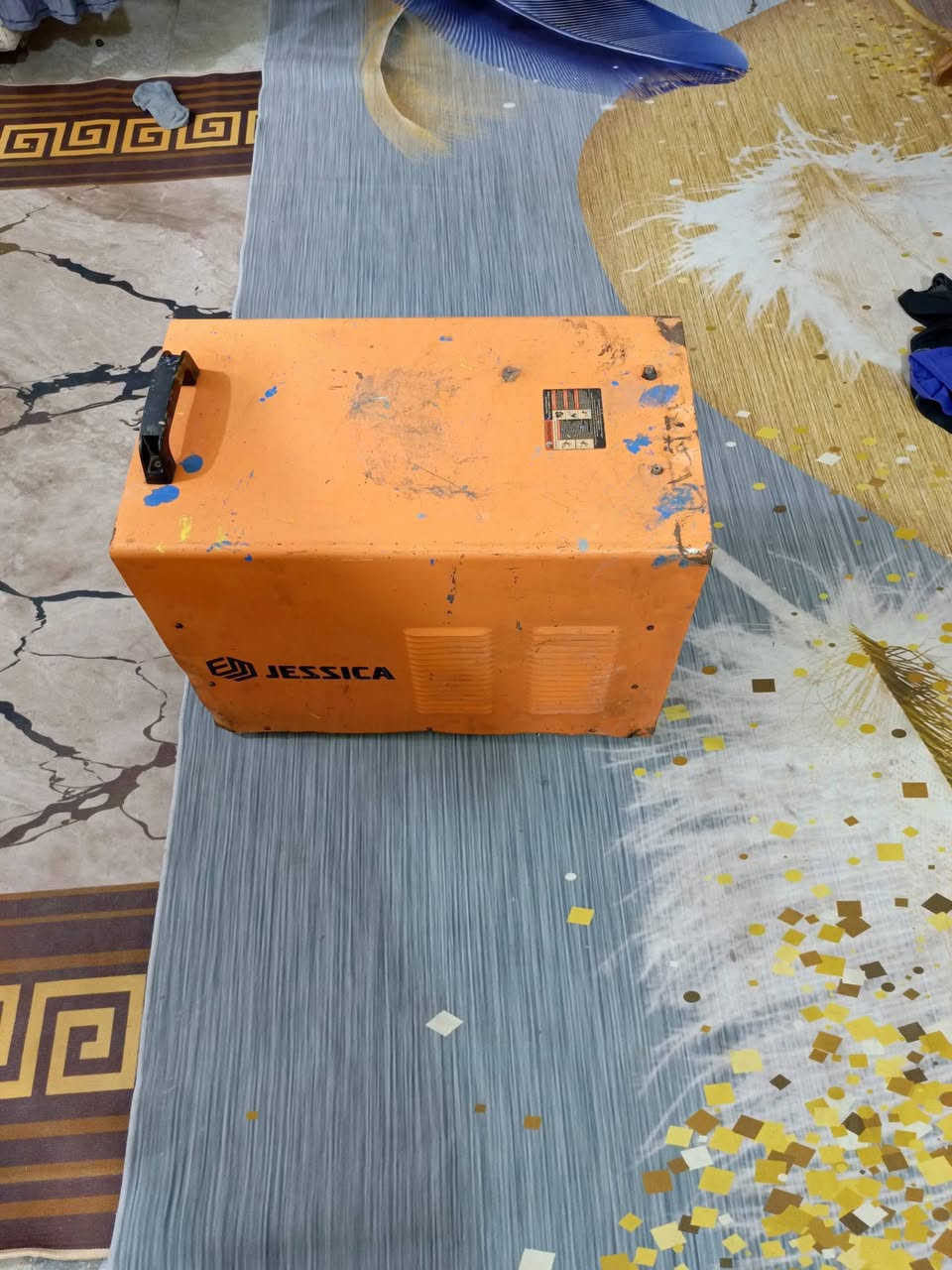 ماكنه لحام جسك 400ابير ثري فيز نضيفه وياها يده لحام طولها 16متر والبارد 2متر السعر 300وبيها مجال قليل ***********
