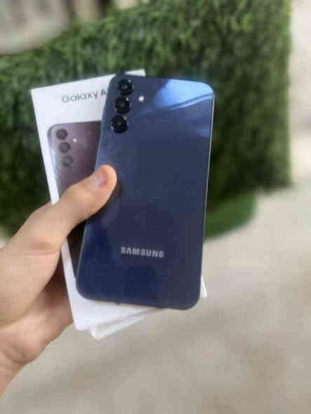 وصل الجهاز
مع كل طلب هديه  
💸 سامسونج A15💸
مستعمل اخو جديد خالي من تصليح  بيه ضمان 
مواصفاته /
ذاكره 128Gمع رام 6
⬅️ 3 كاميرات 50 - 5 - 2 ميجابكسل 📷 
⬅️-بطارية بحجم 5000 mAh
السعر 75 الف
الجهاز نسخه 4G  
جملة لاصحاب المحلات 
يوجد توصيل كافه محافظات 
ضمان شرط فحص والاصلي
‏‪بغداد زيونه ربيعي مقابل مول دريم ستي 
للحجز راسلنا على خاص الصفحة او الاتصال على
اذا اتاخرت بالرد يرجى مراسله ع واتساب  أو اتصال 
***********
*********** بغداد
