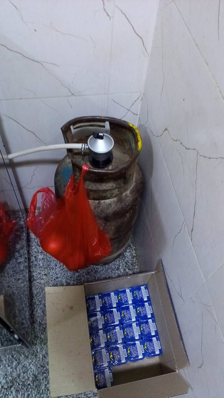 غساله  نضيفه حيل ثلاجه جديده 16قدم طباخ نضيف كلش قنينه مكان حي جهاد ***********
