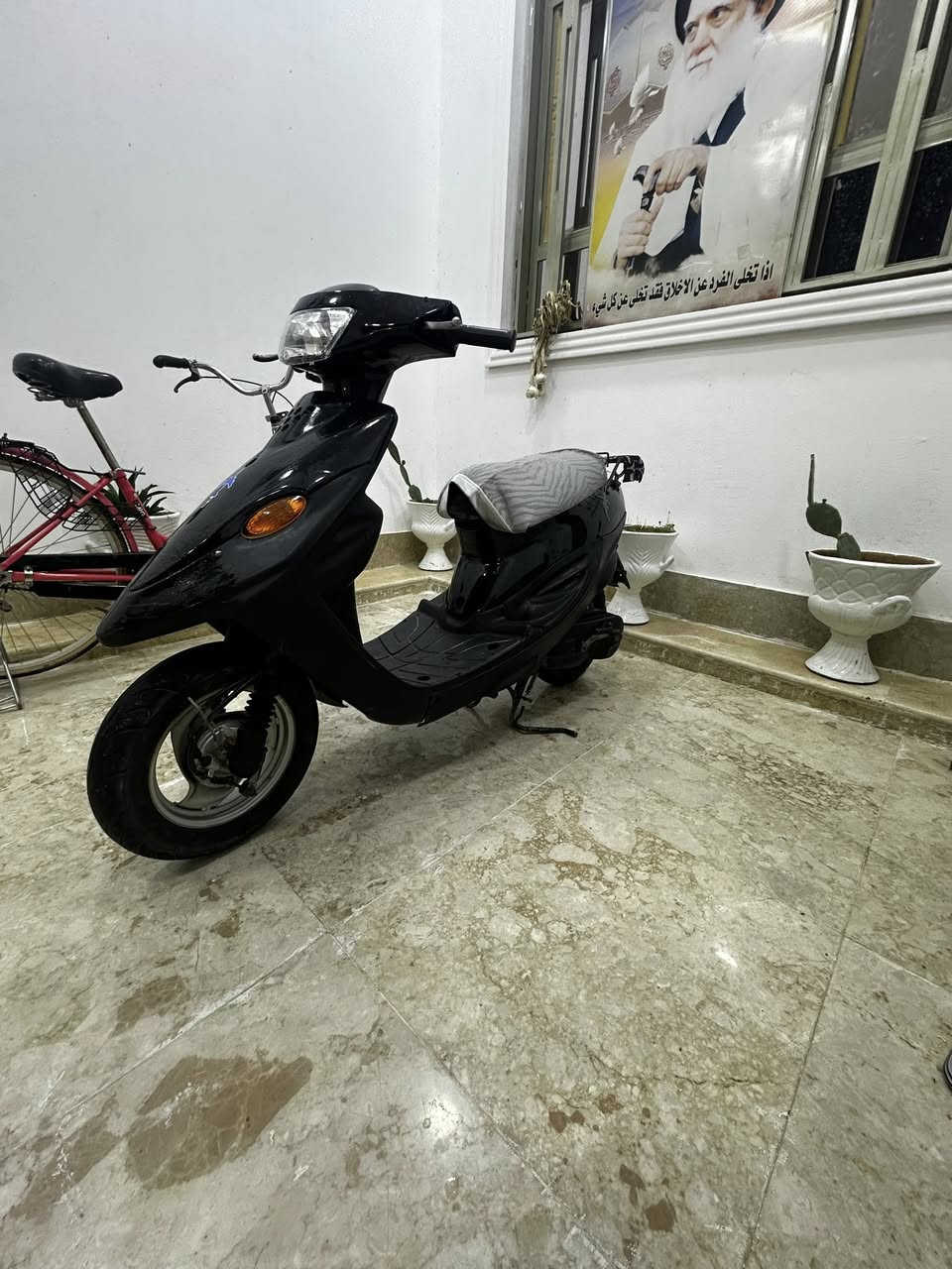 السلام عليكم ا تسع زروف ياباني الدراجه جديده بعنه الكلمه ما متعوبه صارلها 3تشرمن
طالعه من الوكيل الدراجه ابلاد ما امبدل بيها شيء مكان ميسان ***********السعر 800وبيها مجال
