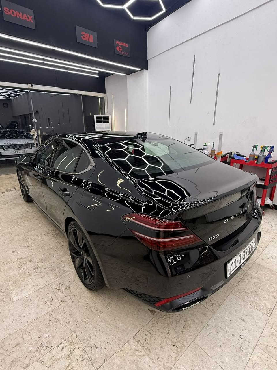 السلام عليكم 
جنسس
G70  برستيج
٢٠٢٣ موديل 
محرك ٦ سلندر توين تيربو 
بانوراما 
جلد 
كشنات تبريد تدفئة 
جنطه كهربائيه 
داتشو 
فول مواصفات للاخير برستيج 
بيع جاملغ خلفي حادثه فقط
وهنا بابين صار بيه
سعره. ٢٣٥  مال بيع وبيه مجال 
للاستفسار 
***********
