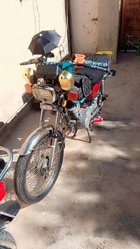 اسلام عليكم موطور للبيع موديل 21محرك مفتوح اربعه كير شرط من الويل للوي...