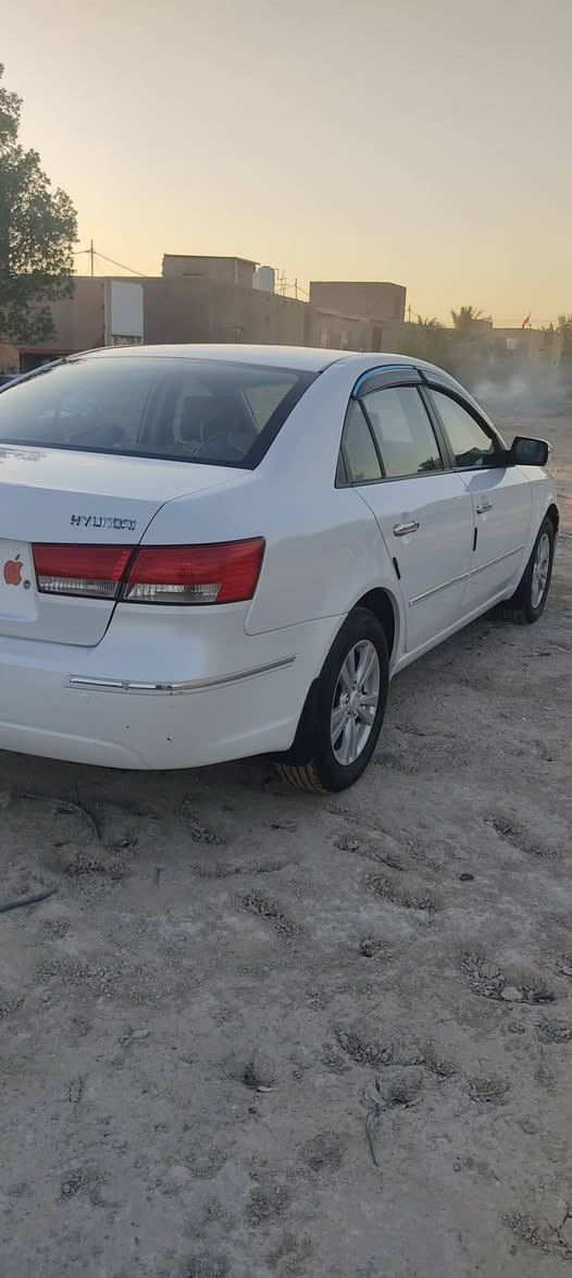 السلام عليكم   
للبيع سوناتا 2009 خليجي ابيض صدفي
 رقم بغداد بأسمي محرك 2000 دوش 
فوول مواصفات 1/1 ، فتحة سقف ،بلوتوث ، دبل شاشة ، كشن كهربائي وتدفئة ، مرايات شفط ،بردة خلفيه 
السياره بيها قطعتين بنيد مبدل مال كصه اصلي نفس اللون وجاملغ مصبوغ 
بلواقع السيارة احلى من الصور تجي وتشوف بعينك 
السعر 122 وبيها مجال والمايعجبة السعر لا يعلق ويارب تحصل اغاتها 
العنوان / واسط الصويرة 
***********
