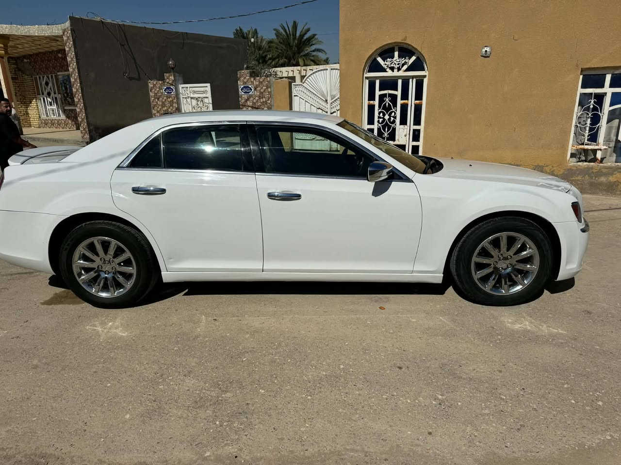 السلام عليكم اوباما 2014 رقم بغداد بأسمي وارد امريكي حادثها فقط الدعاميات وبارد قليل بالجاملغ الامامي وباقي السيارة كفالة عامة مكينة وكير جديده شادهن قبل شهر حدادية جديده تبريد شغال منظومة زنون عدسات
تخم تاير جديد 
السعر 190وبيها مجال للأستفسار الاتصال
***********
***********
مكان السيارة واسط قضاء الحي
