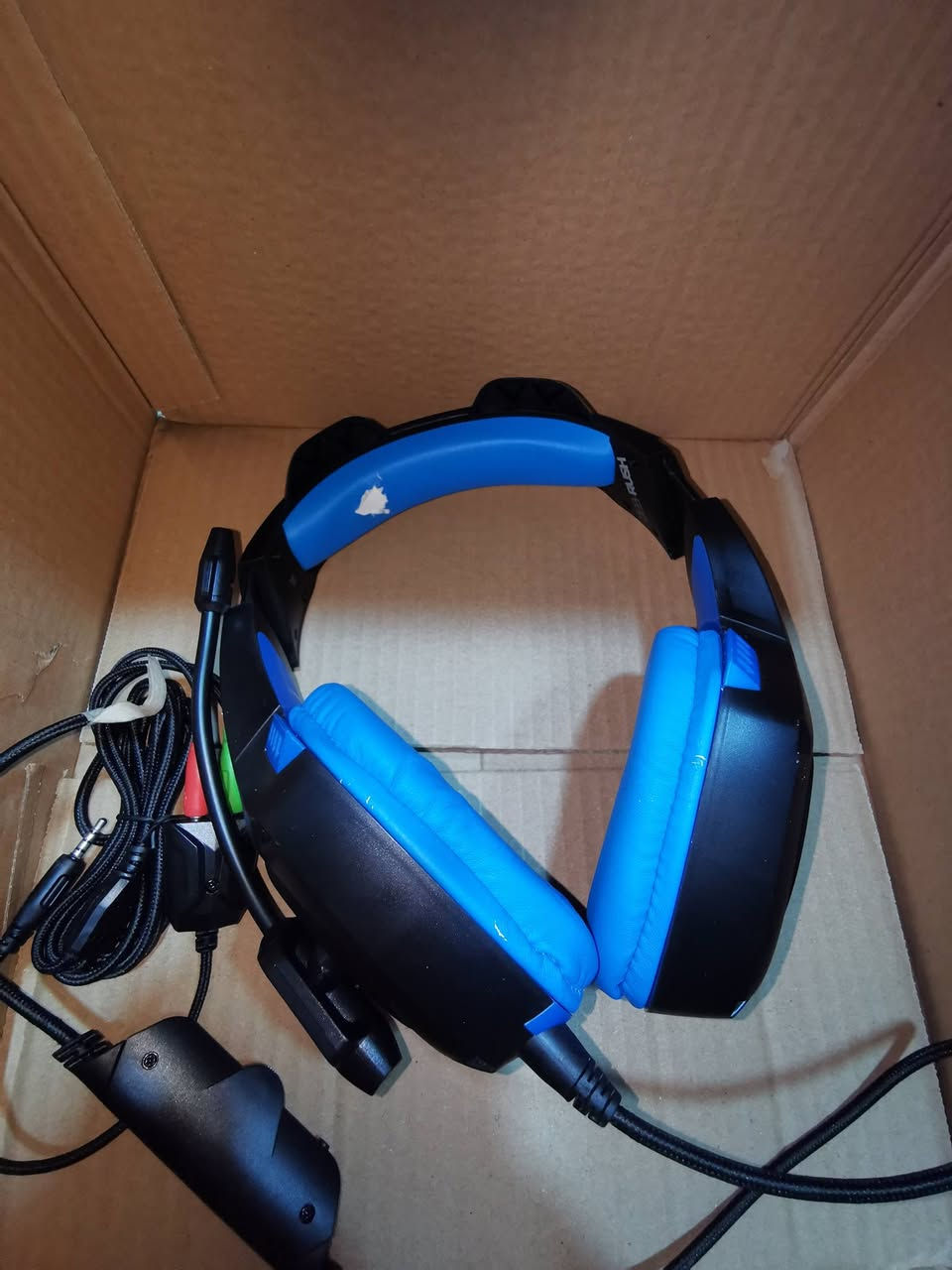 السلام عليكم
سمعات ماركة (يوجد توصيل)


**إذا كنت صاحب هذا الإعلان وتريد حذفه لأي سبب، رجاءا أرسل رسالة إلى الدعم الفني**