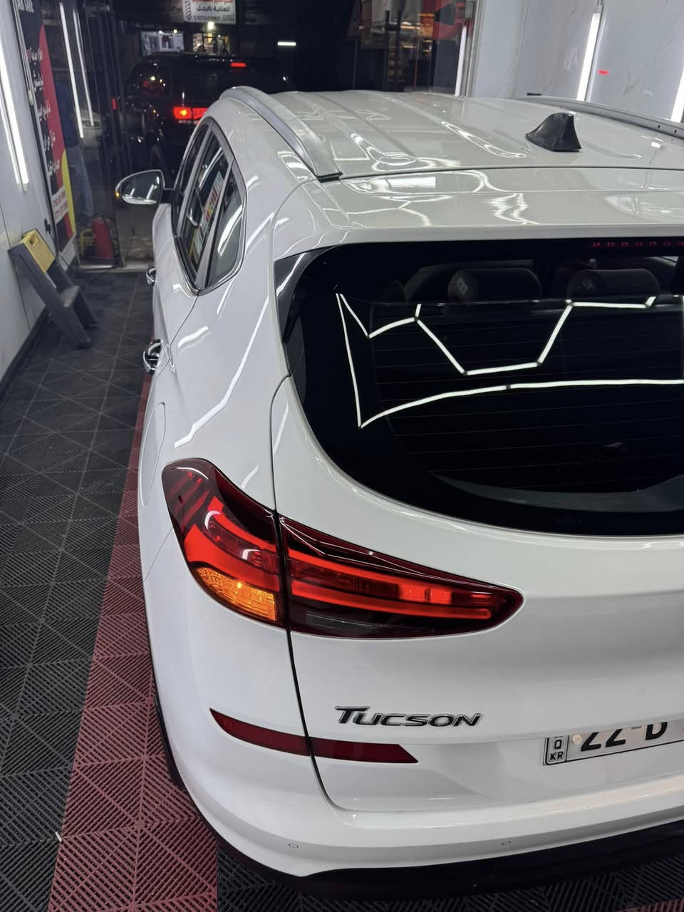 توسان ٢٠١٩  خليجي شركه كاصد مكفوله من صبغ والبارد والتبديل ماعدى رصعتين جديده سياره حتى دعاميات بلاديه حساسات امامي وخلفي وكامره خلفيه ومري شفط وبصمه وسايد بريك بالرجل كشن سائق كهرباء ومرايه داخليه اتو دم مري شفط ومحرك ٢٠٠٠ دوش كير ومحرك وصدر بلادي ممفتوح  تخم تاير  وبالعافيه ع ياخذه مكانه بغداد شارع فلسطين والسياره باسمنه والشراي يتصل ع رقم *********** والسعر ٢٠٣
