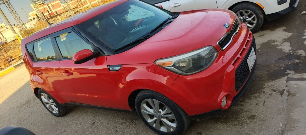 للبيع كيا صول موديل 16 رقم بغداد تحويل ثاني يوم وارد أمريكي حادثها حافت البنيد والدعاميه وبيه ظربه بالدعاميه الخلفيه بدون أي داخل مكينه 2000  GDI مامفتوح بيه برغي كير ومكينه وحداديه وتبريد مكفولات ماشيه 71 ألف ميل سعرها 116 وبيه مجال قليل السياره بالحله
***********   *********** حلة, بابل
