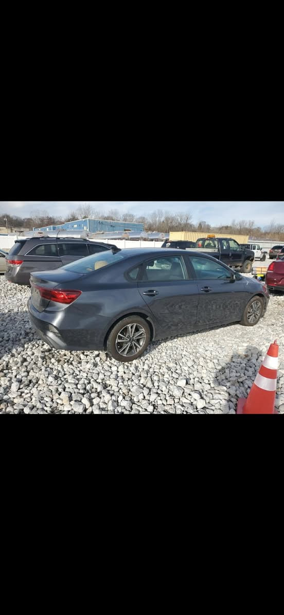 ‏فورتي موديل 2020 السيارة ماشي سبعة ماشي 71,000 كيلو متر السيارة حديثة باردة دباب السائق بشلك وبارد بالباب الخلفية بدون صبغ السيارة باسمي رقم أربيل تحويل ثاني يوم بجم كبس ولا قلوب معلوم بدش بول سيارة جديدة كلش ومال جناي السعر 163 بيها مجال إن شاء الله بغداد حي الجامعة نفق الشرطة حي حطين ***********￼
