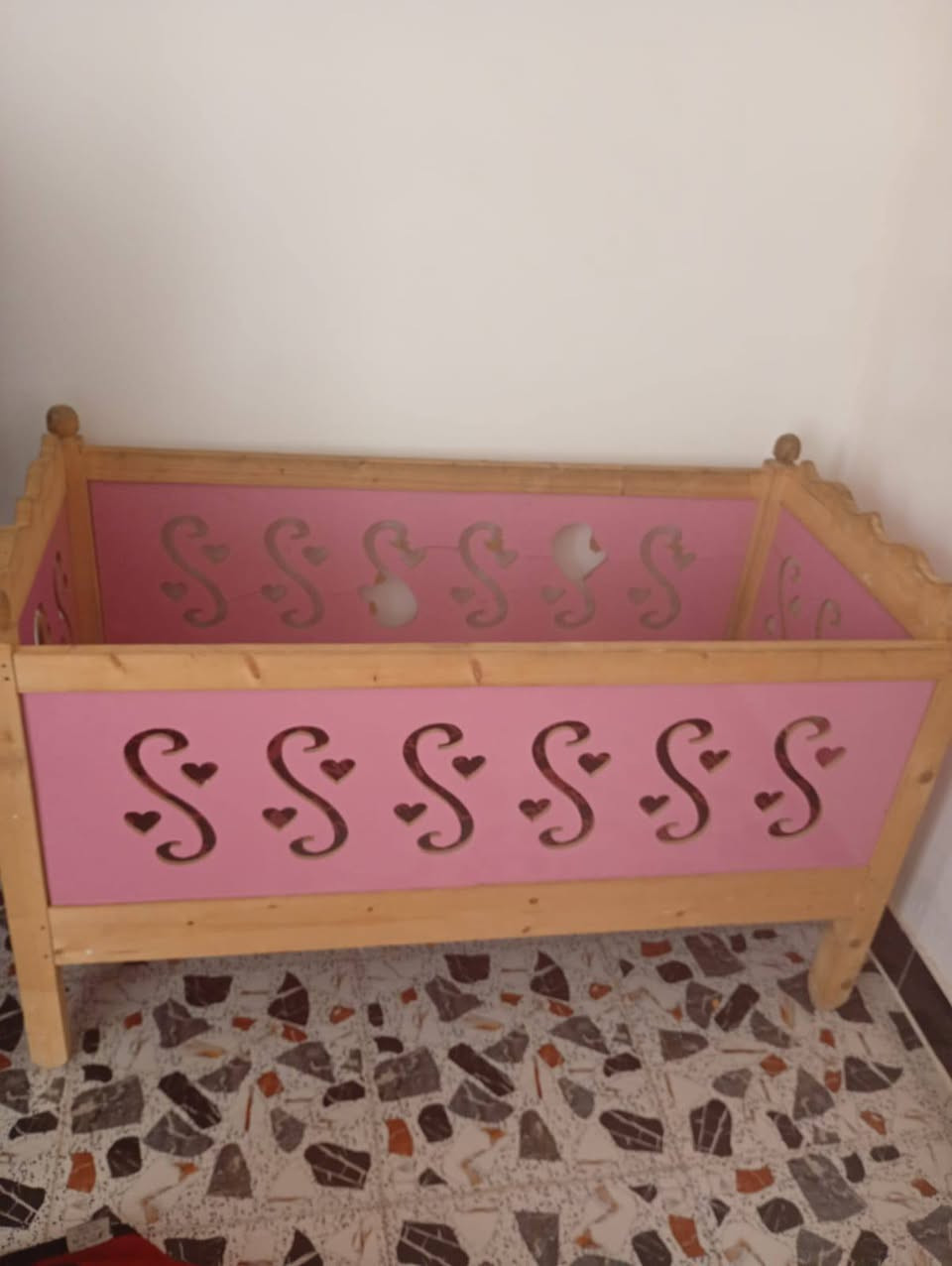 سلام عليكم 
عدي غراض للبيع كرسي كيمنك سعرة 

60وبي  مجال 

وجرباية خشب مال اطفال سعرهة 25 وبيهة مجال 

جرباية حديد 30وبيهة مجال 

وعربانة طفل سعرة 30وبيهة مجال 

مرجوعة طفل سعرة 15وبي مجال 

حصان طفل سعرة 5

رقم الهاتف ***********
