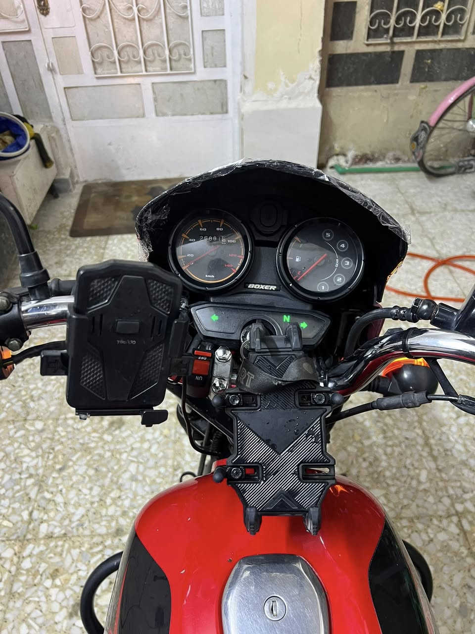 سلام عليكم شباب بوكسر مديل ٢٣ طالعه ب٢٤ دراجه كفاله عامه ربع مذب عليه بيه تجوه وسيبايه اصليه وبيه زنون وطفايه وقواعد مال تلفونات وجهاز دبل إشاره دراجه مال جناي ممشتغله دلفري بعده بلمعت الشركه وسعره مقارنه بل سوك مناسب عله نضافته تفيد الجناي والي عله باب الله والبياع شراي 
ماشيه ٢٦ مكاني شارع حيفا اتصل وتعرف السعر وكلشي كاتبلك 
*********** ودراجه رقم بغداد وباسمي تحويل ثاني يوم
