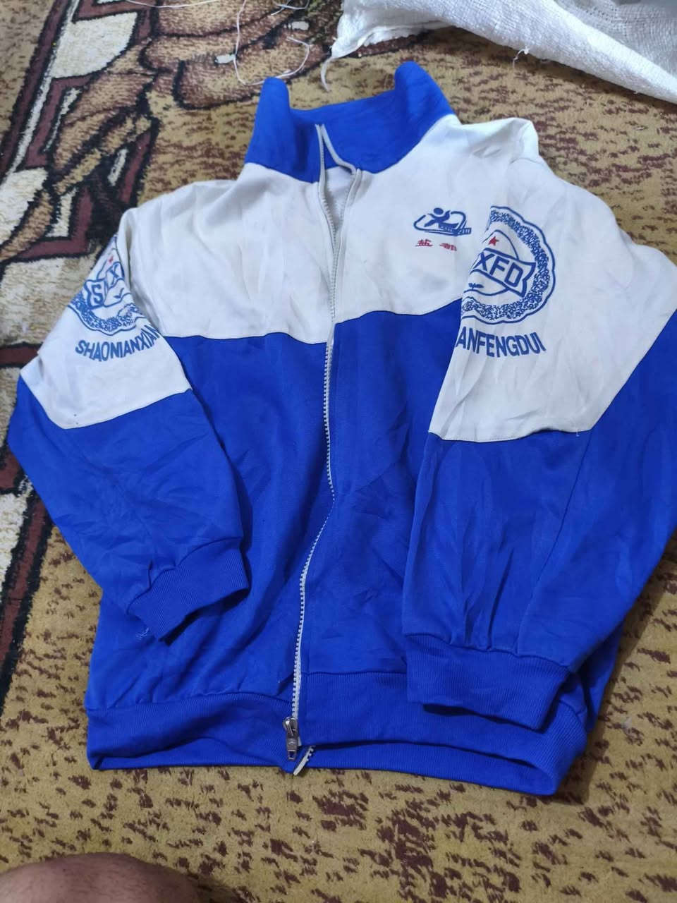 لاصحاب الباله الجمله والمفرد واللي يدور مشروع يسترزق منه هاي 4 شلفان باله تحتوي ملابس رجالي ونسائي و اكثره مال صغار من عمر 12 سنه وجوه الشليف الواحد بي 200 قطعه شرط قطع نضيفه كلش   للتفاصيل راسلني خاص  /// سعر الشليف 70 الف // 200 قطعه بل شليف الواحد وتدللون
مكاني البصره الزبير 

*********** الزبير, البصرة
