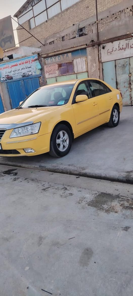 السلام عليكم 
سوناتا تكسي الخليج السيارة بسمي مصفرة هيئة وغرامات  موديل ٢٠٠٩ رقم واسط السيارة نظيفة جداً مكينته ٢٤٠٠ 
مكاني العمارة 
رقم الهاتف ***********
