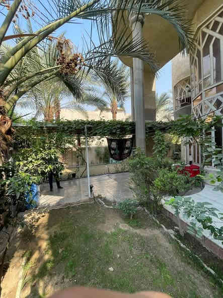 🔹للبيع بيت سكني جاهز 🔹
📍الموقع [البلديات-اليوان-المربع الذهبي]

🏠المساحة[300متر+تشجير جانبي100متر]

📐الواجهة والنزال[20x15]

🛏️عدد الغرف[7غرف نوم]

🛁عدد الحمامات[5]

✅طابو صرف/سند ملك صرف

💲[ سعر المتر ٣ مليون قابل للتفاوض] 

📞للاستفسار 
        [***********]

⭕️نحترم رأيك بس نتمنى ان تكون التعليقات بروح طيبة واحترام 
اذا ماعجبك الشي بكل بساطة تجاهلة
