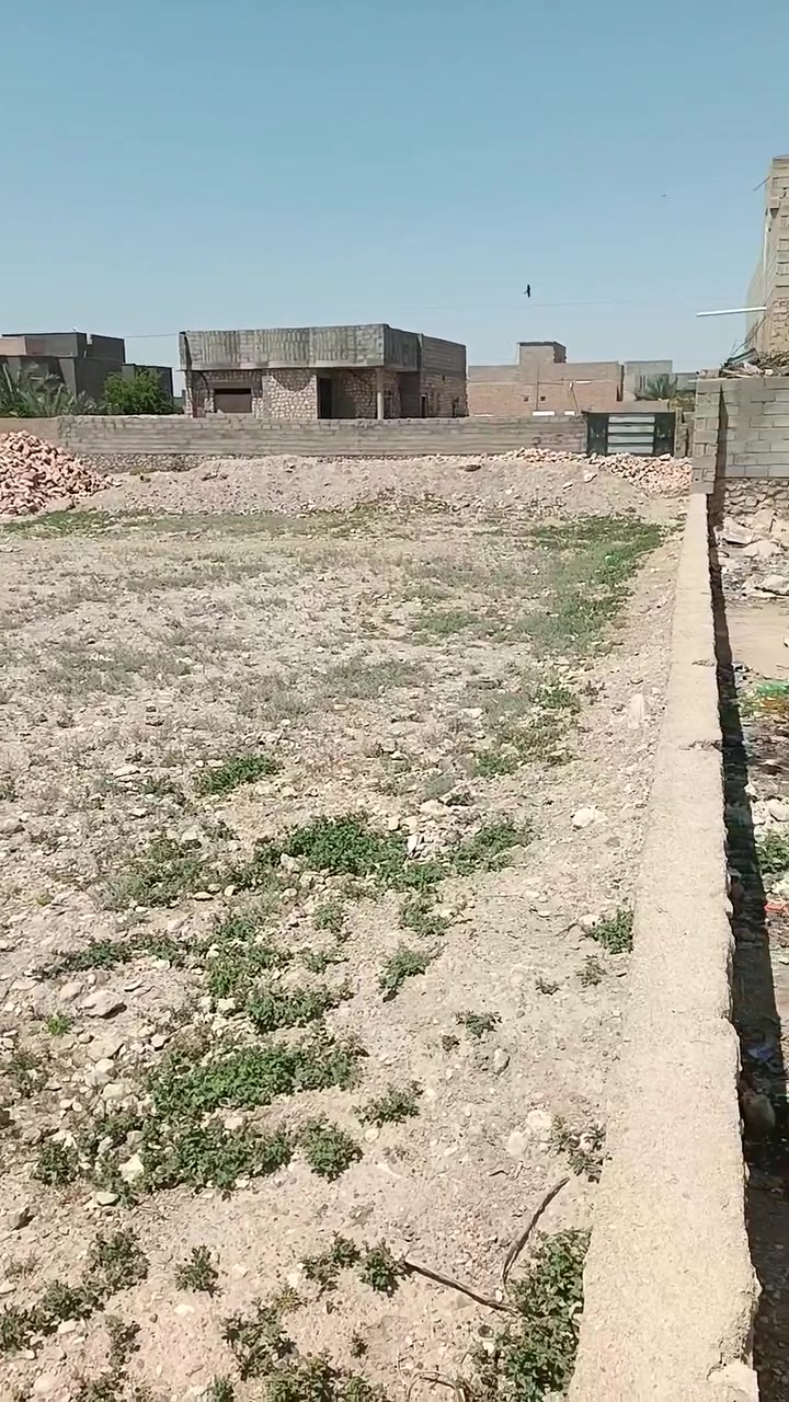 سلام عليكم اخوان قطع ارض لبيع الموقع انهضه الشرقيه قرب بيوت نوري لحجي حسين المساحه 1650 ع شارعين قياسات لواجها 36ع شارعين ونزال 46 ترهم 6قطع وترهم 4قطع كبار مسيجه وبيها بير مقلف وكامل وسعر لمطلوب بيها 35 وموصله لمتر 30حالين الستفسار اكثر الاتصال ع هاذ رقم *********** او ع خاص
