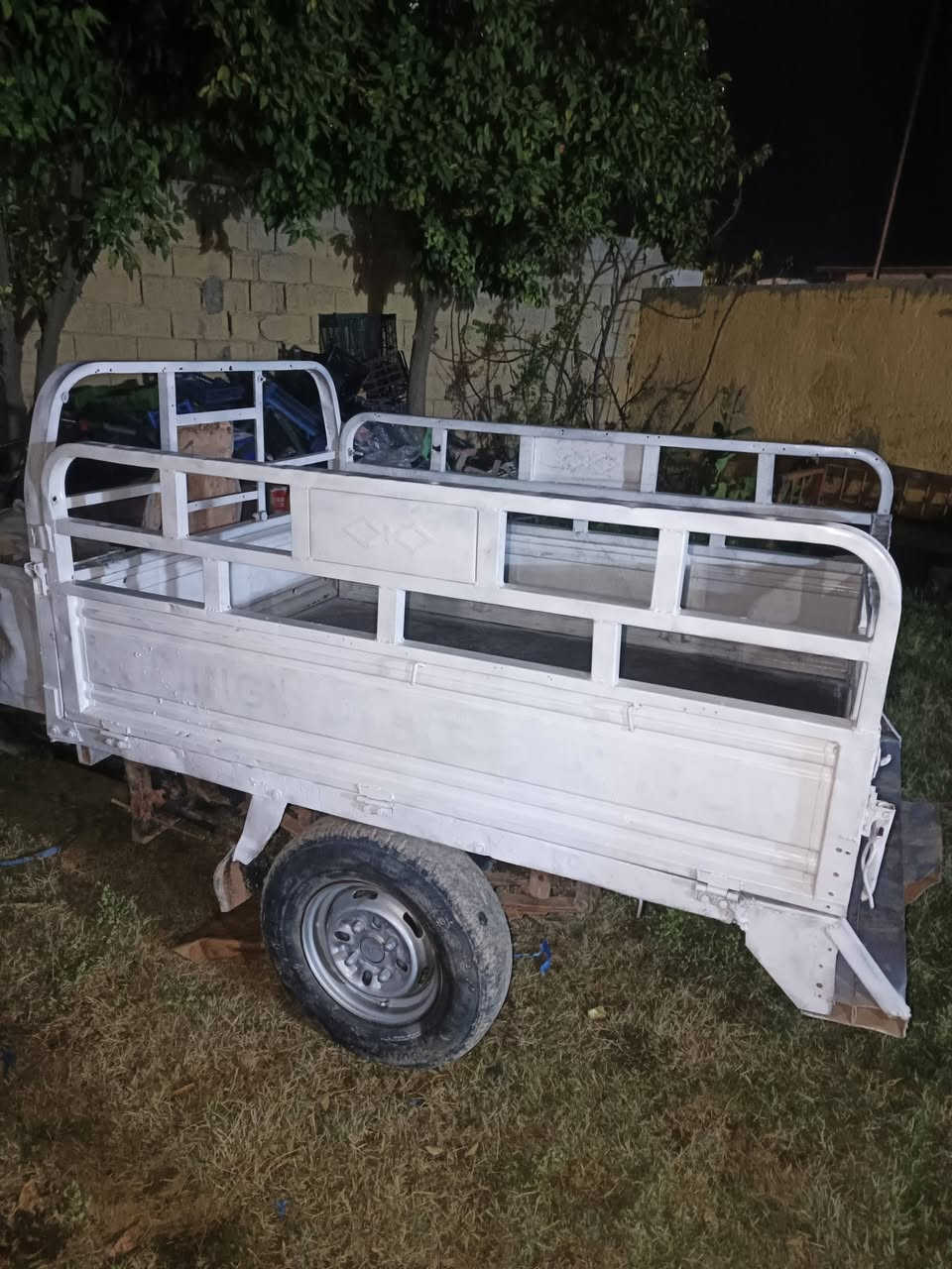 السلام عليكم
ستوتة ام الطير للبيع موديل 2015 اوراق كاملة منفيس نقص كهربائيات باتري شغال جديد المكان الحديد تتن السعر 800 وبيهة مجال مكفولة من اللحيم للاستفسار اكثر اتصل *********** موجود واتساب
