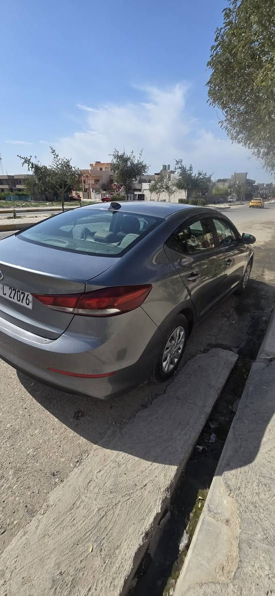 سلام عليكم 
هيونداي النترا 
موديل 18 وارد امريكي
محرك 20
اللون نفطي 
ضرر السيارة بسيط فقط تعديل بارد شبرين بالبونت 
بدون دواخل 
السيارة نضيفة كلش مال بيت 
من الشركة بيدي
العنوان كركوك 
رقم الهاتف *********** كركوك, العراق
