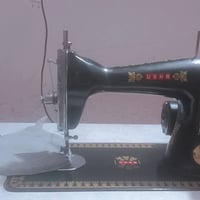 مكينه خياطه هاذ خياطها  ونضيفه ما مستعملة هواي سبع اشهر شتريته ب 75 ار...