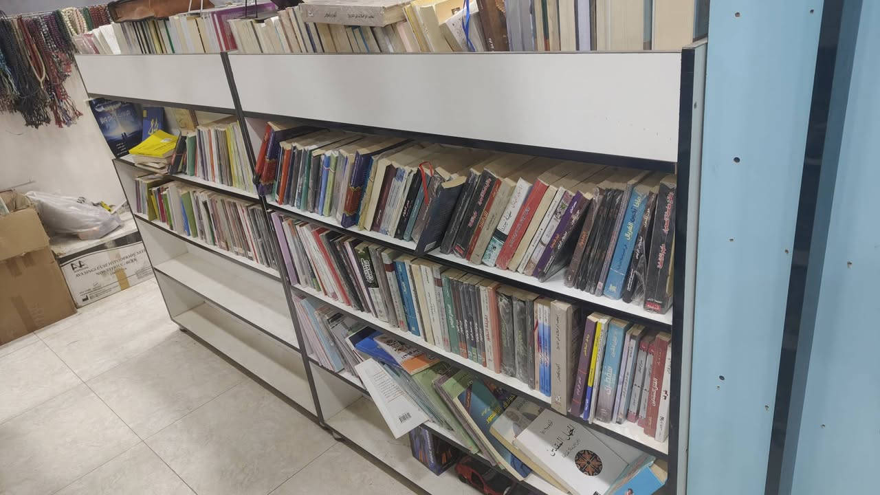 رفوف للبيع التفاصيل بالصور
والصور بيهن سعرهن بيش مشتريهن وبيش اريد ابيعهن
وبعدهن جدد ونوعية الخشب ممتازة جداً 
للاستفسار ***********
