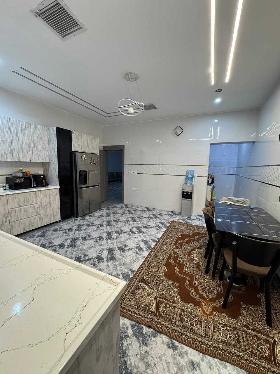 إعلان رقم (  467 )

#دار للبيع طابـقـيـن بناء حديث ( Zero) لـعشاق الأناقـة موقع جدًا مميز  
 

( طابو ملك صرف ) 

الدار دزاين مودرن - سقوف مغربية - نظام دكت تبريد مركزي - شبابيك ألمنيوم - نظام كاميرات مراقبة  

#العنوان كركوك  - حـي عـدن - خلف مدينة العاب

#المساحة 250  متر الواجهة 10

طابق الاول: غرف نوم عدد 2- استقبال - هول - مطبخ حار بارد - صحيات  - كراج سيارة - حديقة
الطابق الثاني : غرف نوم عدد 2 - هول - صحيات - مخزن 

العقار #حصرًا لدى مكتبنا 
بأمكانكم عـرض عقارتكم لدينا سواءً كانت #بيــع أو ايـجـار 

 للاستفسار الاتصال *********** رشوان المفرجي 

 يتوفر واتساب - تلكرام  

او مراجعة مكتب [ البيرق للعقار ]حي عدن سايدين مدينة العاب كركوك  قرب جامع تحسين صوراني مقابل ثانوية امداد للبنات
