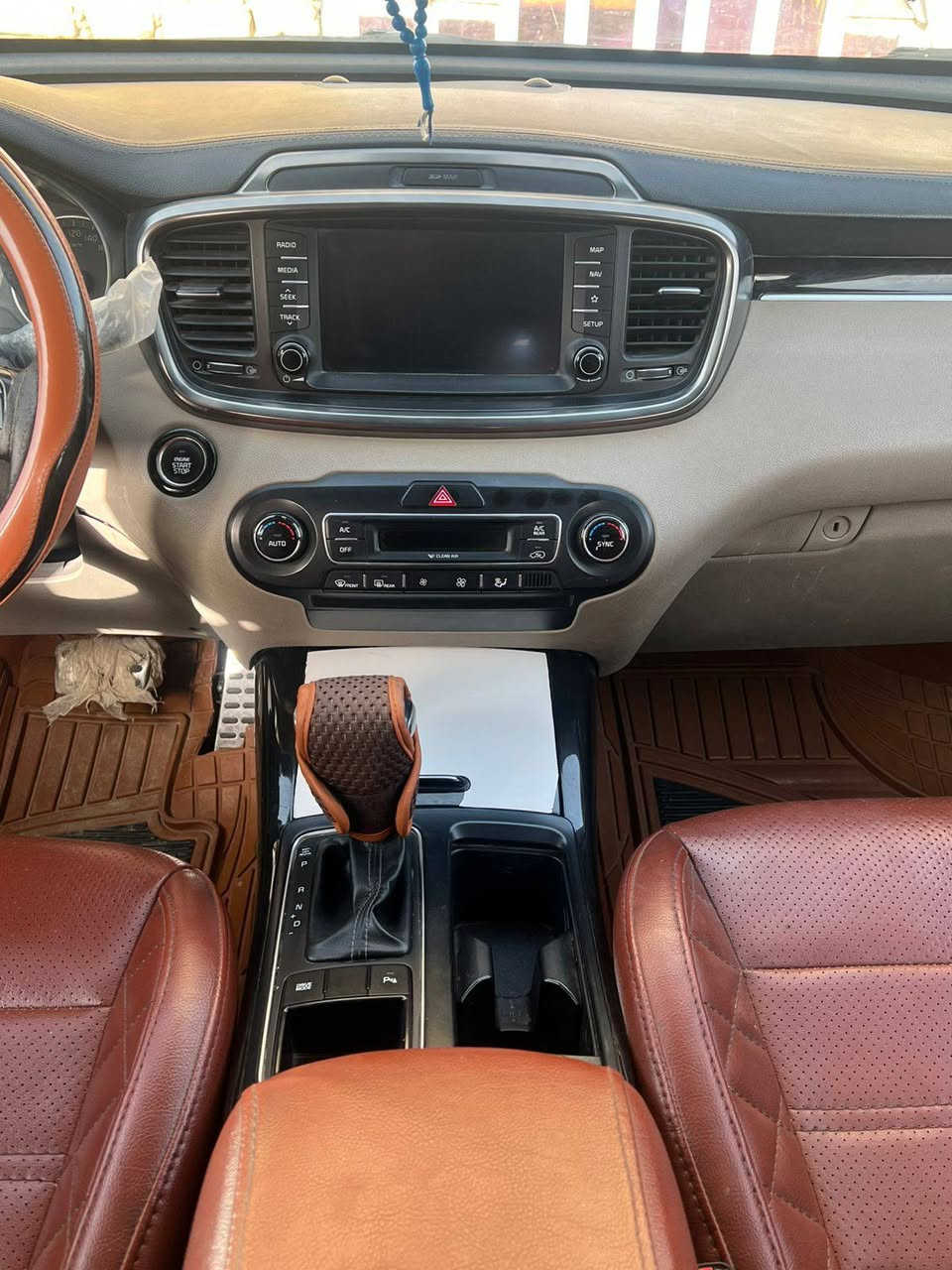 السلام  عليكم سيرنتو 2019 بصمه تبريد ٣قطع كشنات كهرباء تحكم ستيرن جهتين مري شفط ترحيب فول مواصفات ماعده الفتحه ماشيه ١٦٠ سونار موجود المكان الدوانيه الحمزه الشرقي السعر 225وبيها مجال قليل الاتصال رقم ***********
