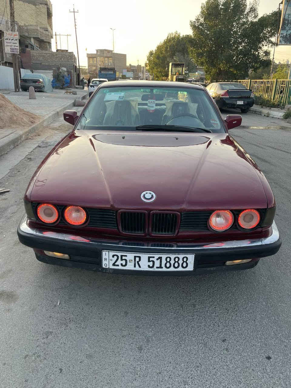 السلام عليكم بي ام 1991         730 مكينه 6 سلندر بلادي السياره بدون اي حادث بيها صبغ عام لجماليه رقم دولي وهزه جديده وسنويه 2030 مكينه وكير بلادي صدر تايرات كله جديد كهربائيات كلها شغاله وسياره جاهزه من كلشي مكانها بغداد السعر 46 وبيها مجال ***********
