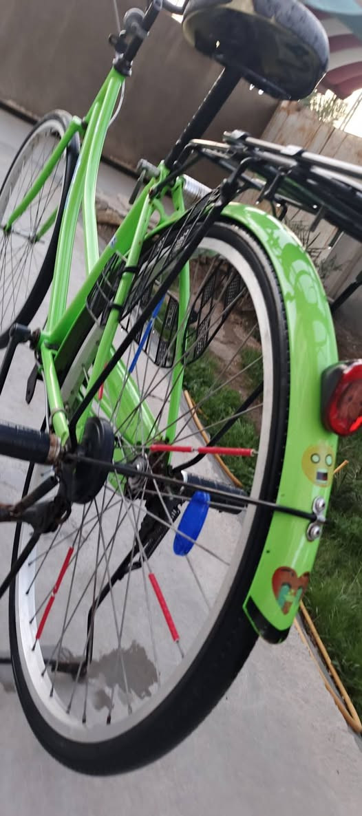 بيسكل للبيع نضافة فؤل السعر خاص ✈️
ما يتحصل لا ضيعة 🫡


**إذا كنت صاحب هذا الإعلان وتريد حذفه لأي سبب، رجاءا أرسل رسالة إلى الدعم الفني**