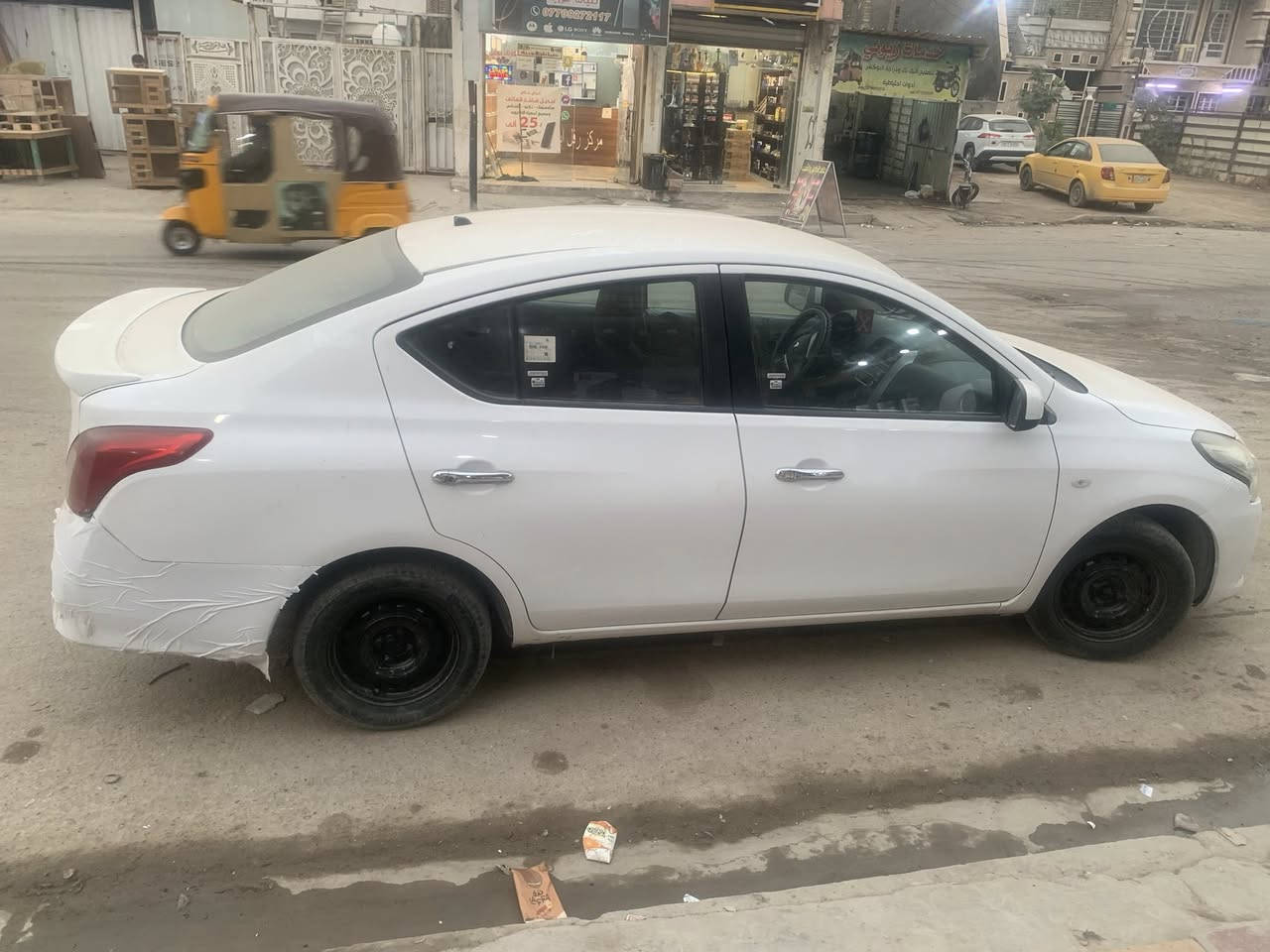 سلام عليكم 
نيسان سني مديل 2020
بيه جاملغ خلفي 
هندي  بليته زركه
السعر 115 بيه مجال
مكان بغداد بلديات
***********
